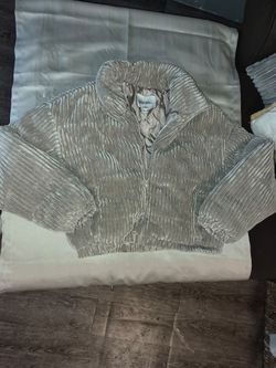 Ribbed Velvet Zip-Up Cropped Jacket