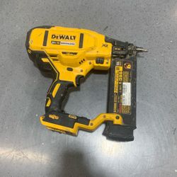 Dewalt Nailer DCN680 