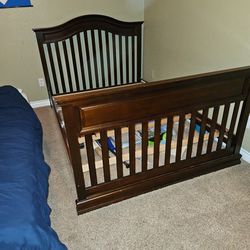 Full Size Bed/ Crib All In One