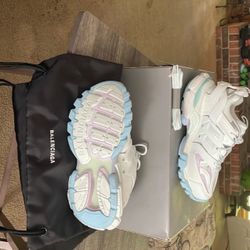 Balenciaga pastel