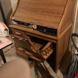Wooden Rolltop Desk W/chair