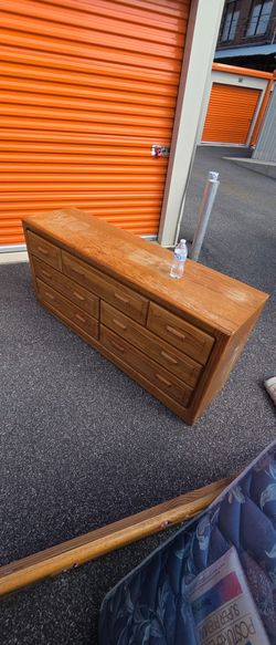 Oak Wood 9-Drawer Dresser