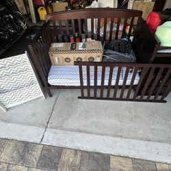 Crib + Mattress + Pack n play