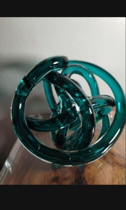 BLOWN ART GLASS - KNOT SCULPTURE 7" - V82