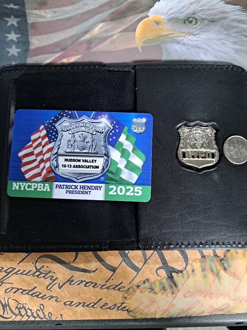 NOVELTY NYPD NYC PBA HUDSON VALLY 10-13 WALLET FREE 2025 COURTESY