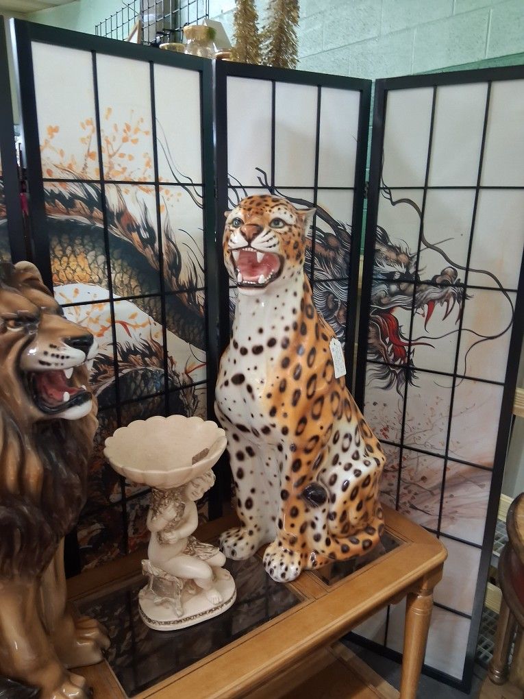 Majestic Turnaround The Name U Know For The Antiques Vintage And Collectibles Store