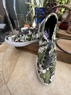 Pin by ⋆ ʚ♡ɞ ⋆ on SHOES  Vans shoes fashion, Custom vans shoes