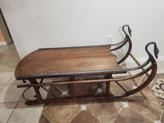 Sleigh Table
