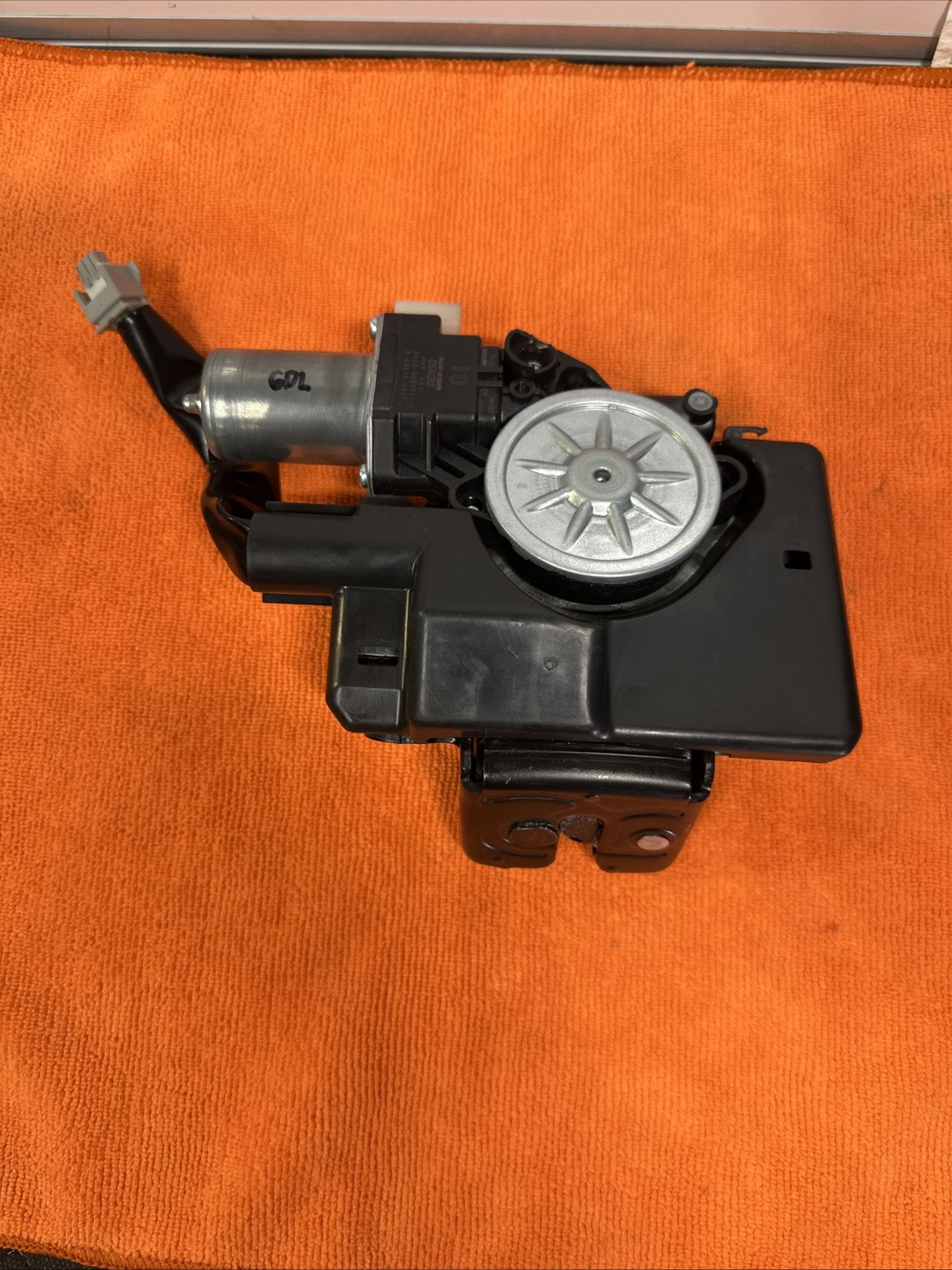 2015-2018 TOYOTA RAV4 REAR DOOR LOCK LATCH ASSEMBLY 69(contact info removed)0 B0260 OEM