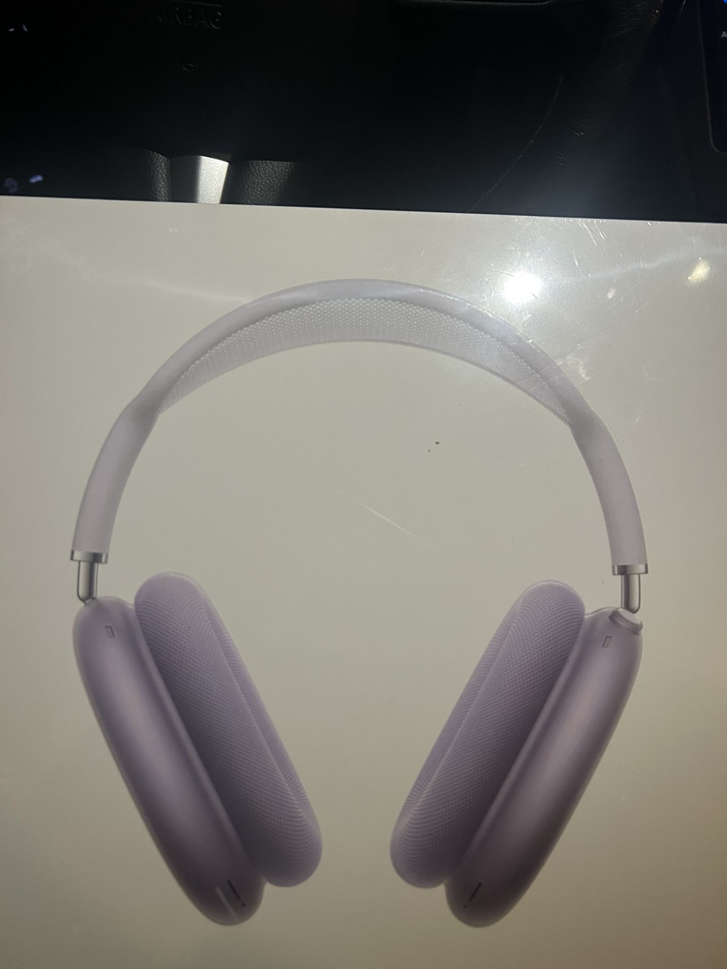 Purple Airpod Maxs