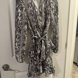 Vestique Sparkly Snakeskin Wrap Dress - SZ Small