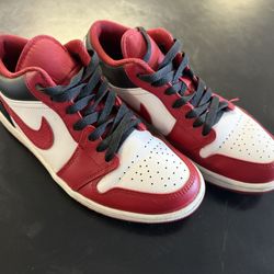 * Nike * Air Jordan 1 *  White / Red / Black * Size 8 * 553558 163 *