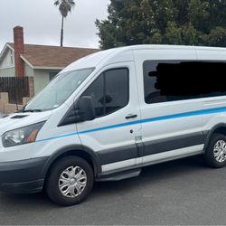2017 Ford E-150