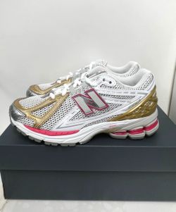 New Balance Women's 1906R Shoes - Silver / DragonBerry /Gold - Size 6, 6.5, 7, 7.5, 8, 8.5, 9, 9.5, 10.5