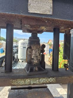 Press 60,000. lb.
