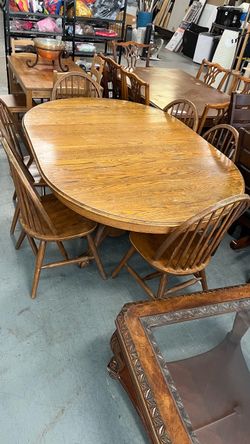 (In store) oval oak wood dining table and chairs