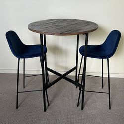Round High Table & Chairs