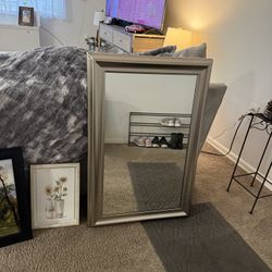wall pictures and mirror