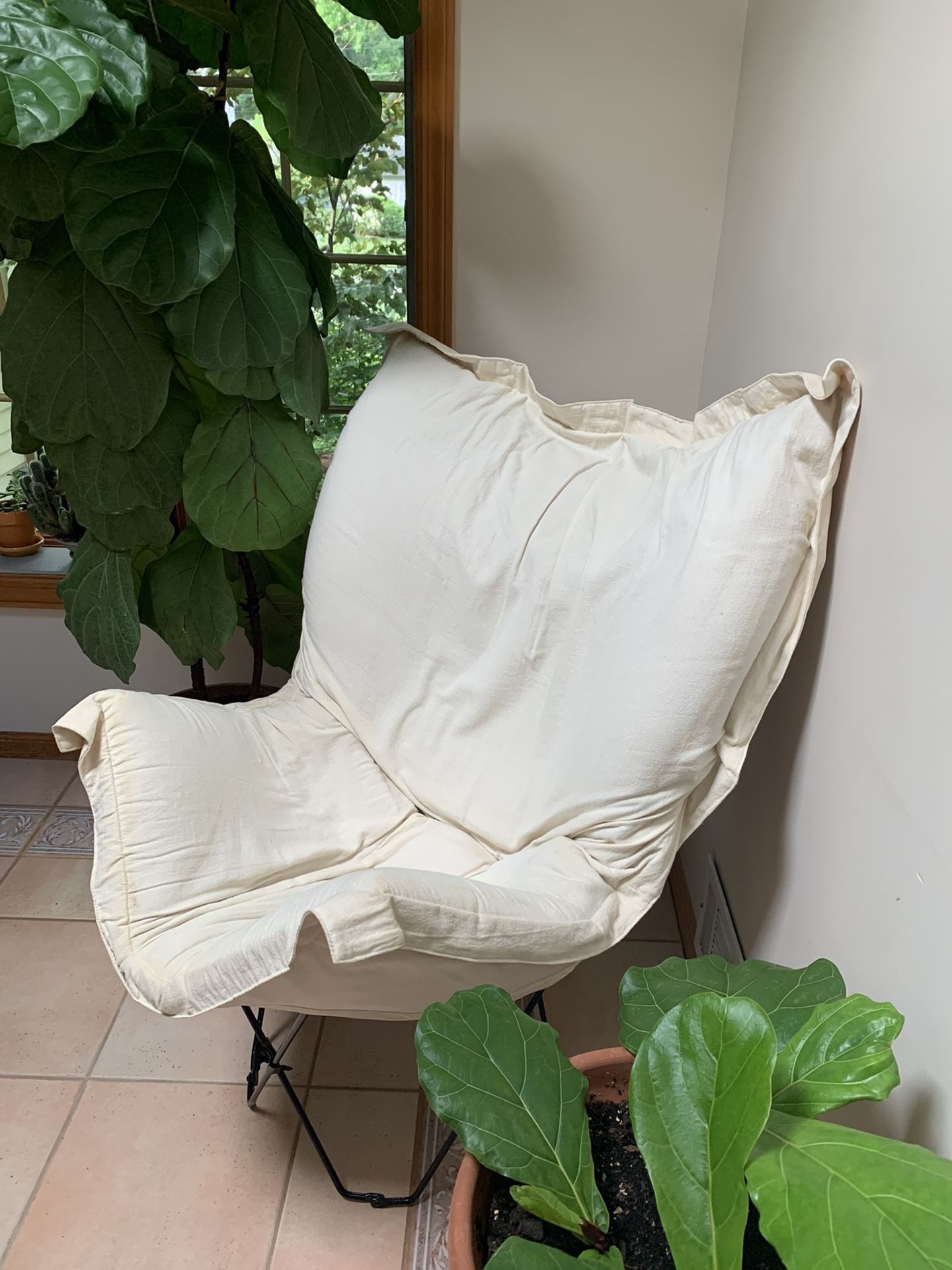 cushioned butterfly  chair 