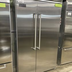 VIKING 48 INCH WIDE BUILT IN REFRIGERATOR 