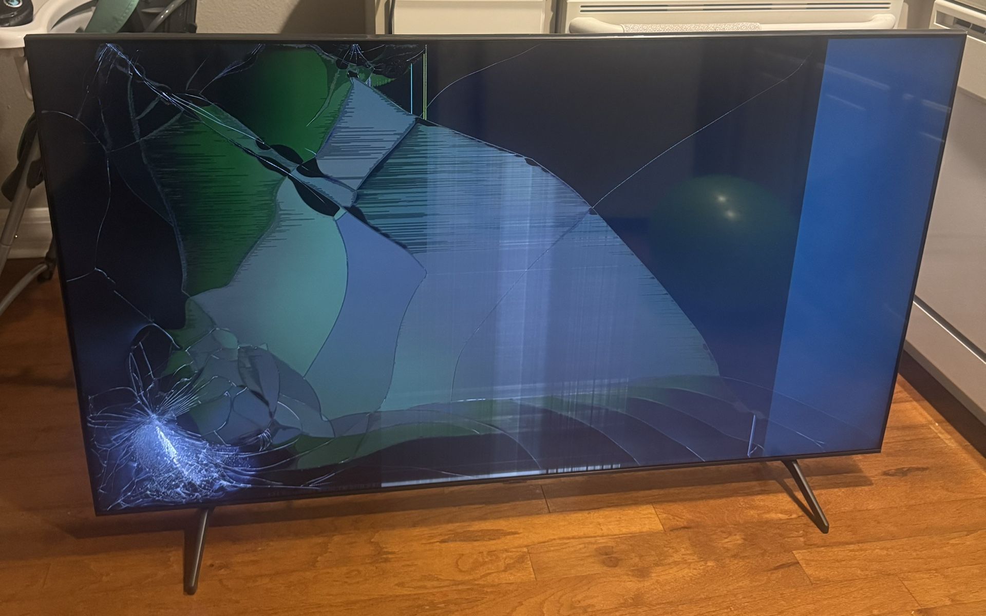 Samsung 65” Broken Screen TV – For Parts – Open to Offers