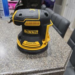 Dewalt 20 Volt MAX Orbital Sander (Tool Only)