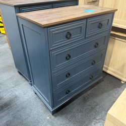 Farmhouse 5 Drawer Dresser For Bedroom, 33.2" Tall Small Dressers & Chest Of Drawers, Rustic Wood Dresser With Metal Handle, Storage Organizer Closet 