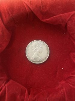 Vintage Queen Elizabeth II Australia 1967 20 Cent Wavy Foreign World Coin Money