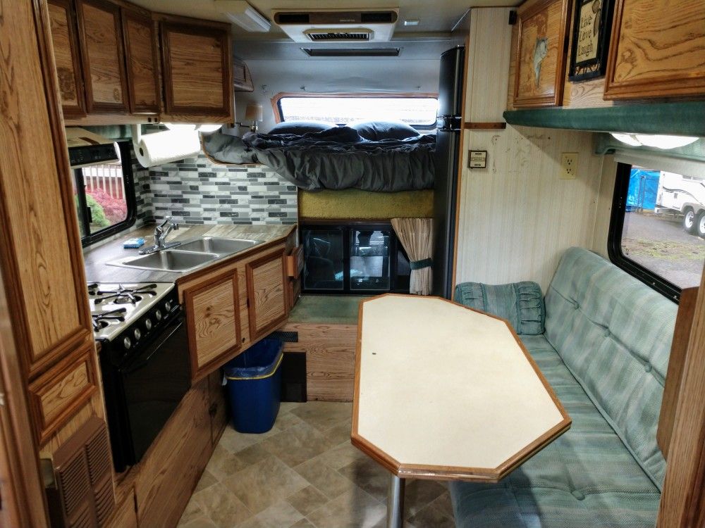 Lance 980 truck camper 11ft floor for Sale in Ronkonkoma, NY - OfferUp