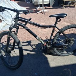 Co Op DRT 1.1 Bicycle & U-Lock+2 Keys