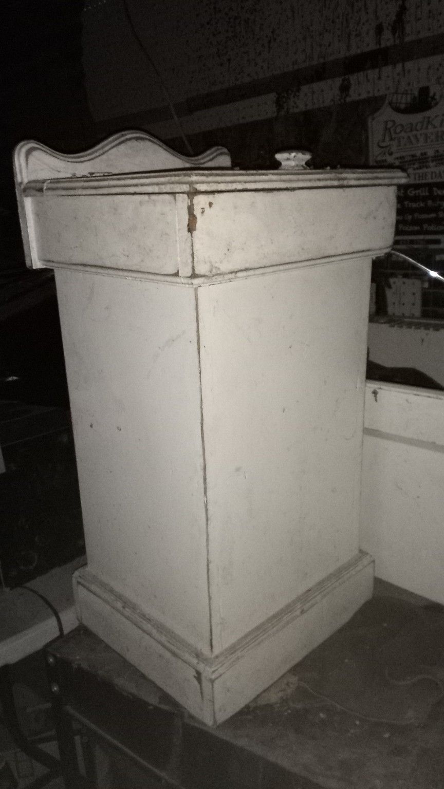 Vintage Wood Trash Can With Lid