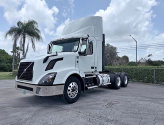 2017 Volvo VNL