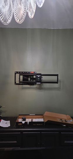 TV MOUNT