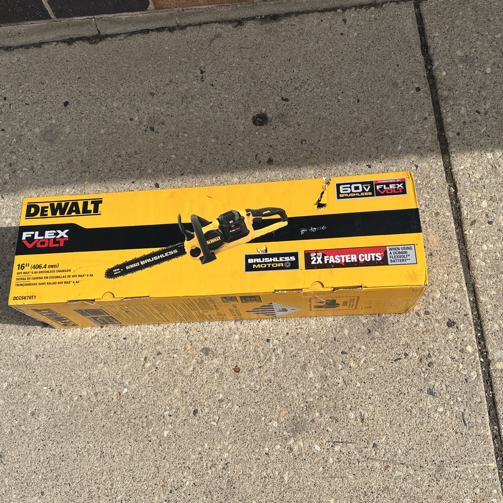 Dewalt DCCS670T1 Flexvolt 60V Max 16-inch Cordless Chainsaw