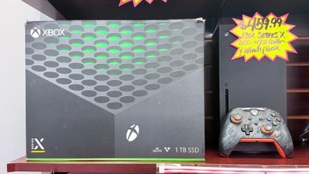 Xbox Series X 1tb 2-wired controllers