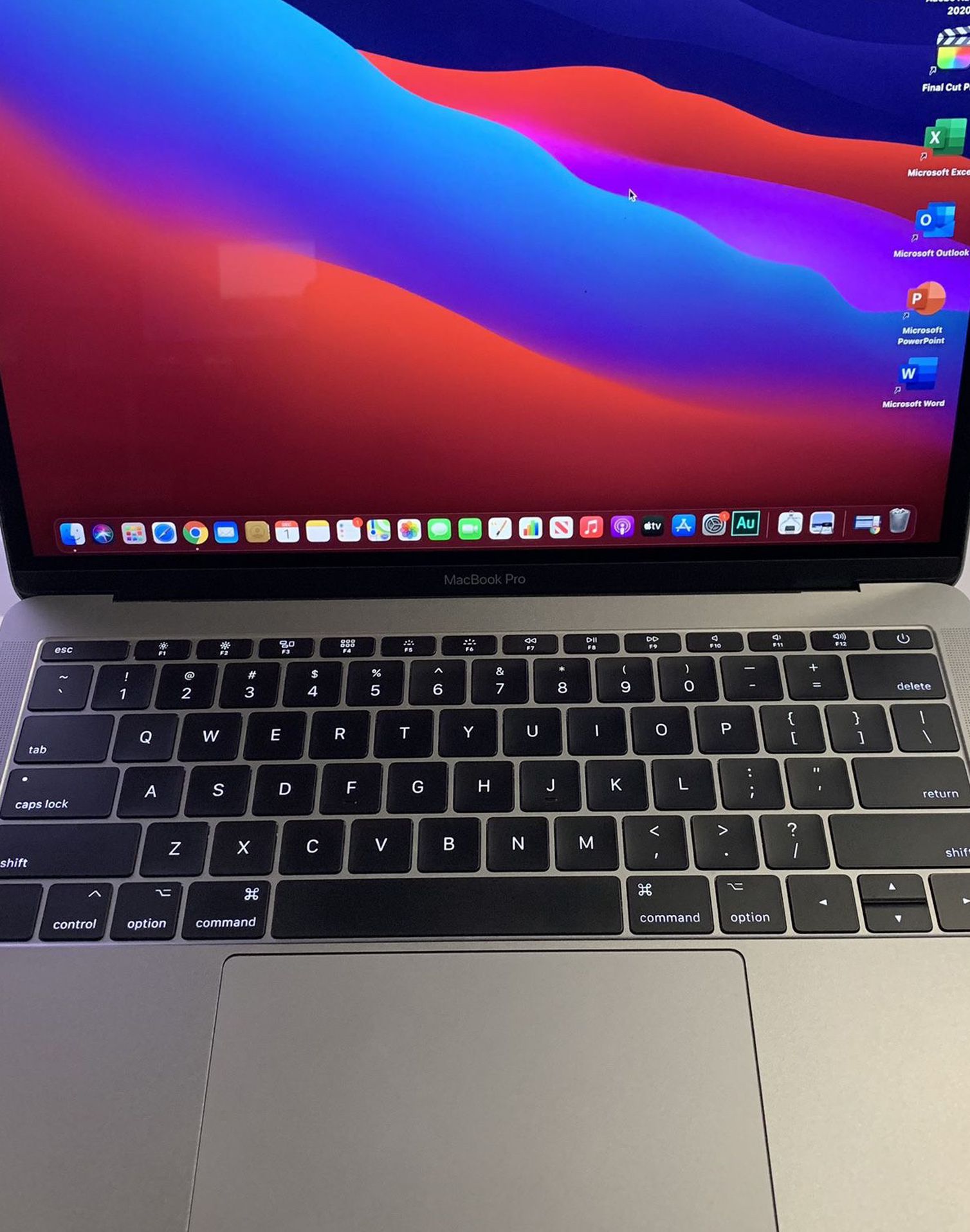 (2017) MacBook Pro Pro 13” - Final Cut Pro & Adobe Audition Included! (Great Condition)