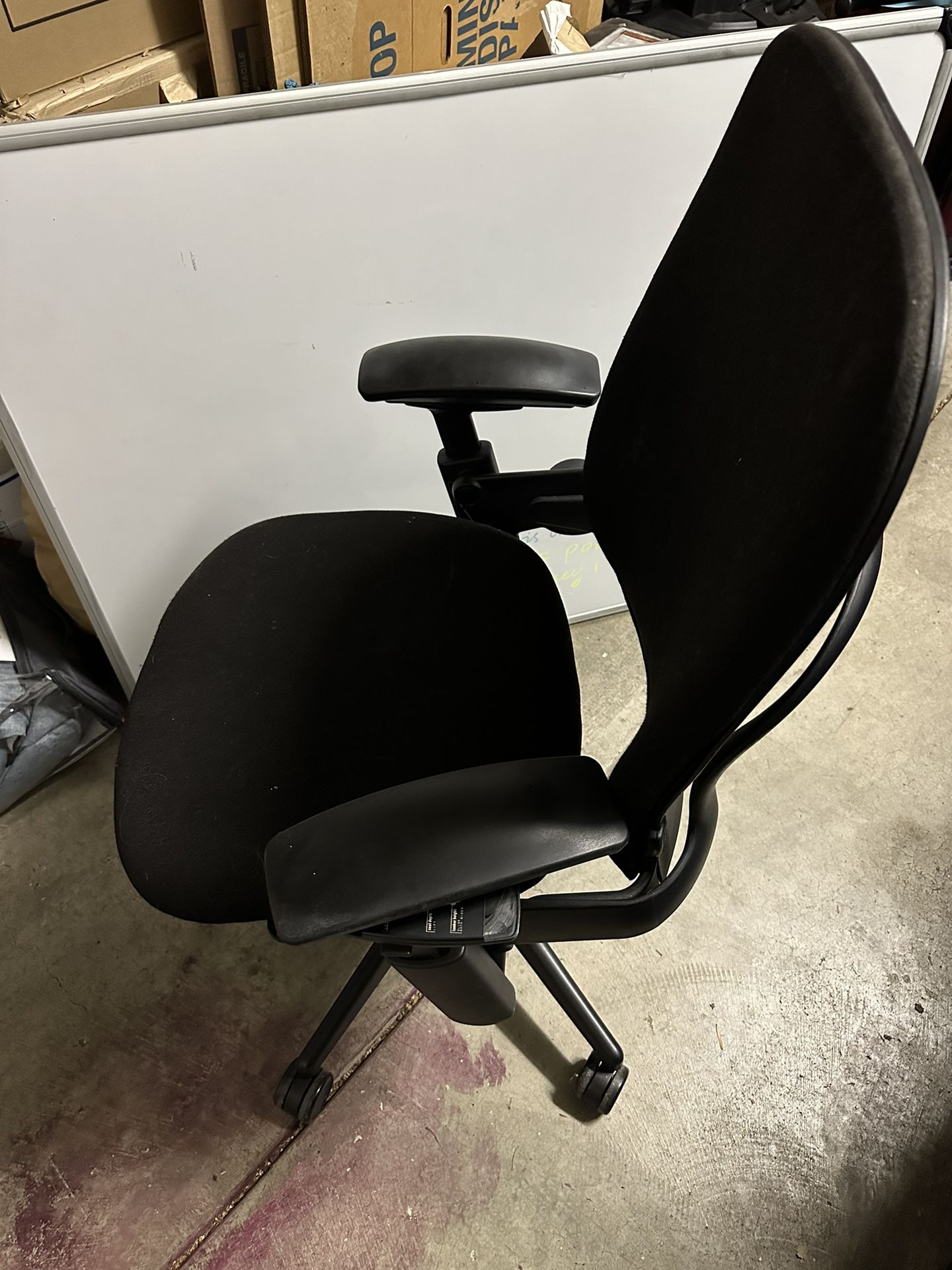 Steelcase Leap V2 (READ DESCRIPTION)