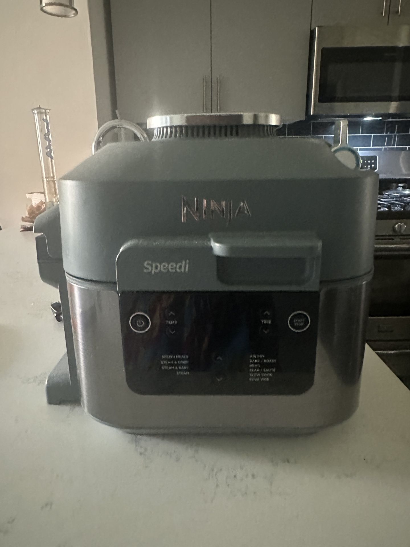 Ninja SF301 Speedi Rapid Cooker & Air Fryer, 6-Quart Capacity