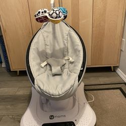 4 Moms Baby Swing 