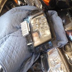 2022-2023 Nissan Frontier Halogen Right Side Headlight 