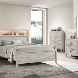 Brand New White Washed 4pc Queen Bedroom Set 