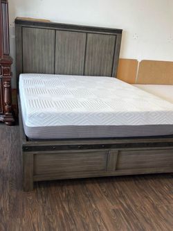 Queen bed/ cama Queen matrimonial