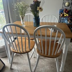 Kitchen table with 4 Chairs