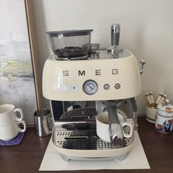 Like New SMEG Cream Semi-automatic Espresso Machine 