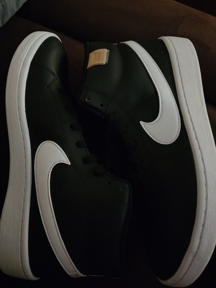 Nike Court Royal
