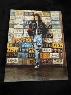 Autographed Michael Jackson - Celebrity Authentic Autograph 