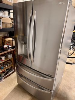 LG Refrigerator 28 cu. ft.