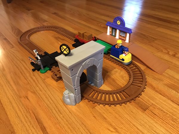 Paw Patrol Electric Toy Train Set for Sale in Miami, FL - OfferUp