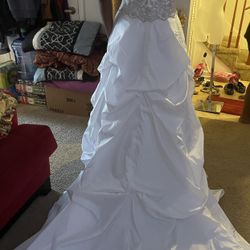 Brand New David’s Bridal  Wedding  Dress Size 10