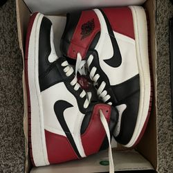Air Jordan Black Toes 1’s  | Size: 9